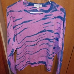 Sweatshirt. Pink and blue.